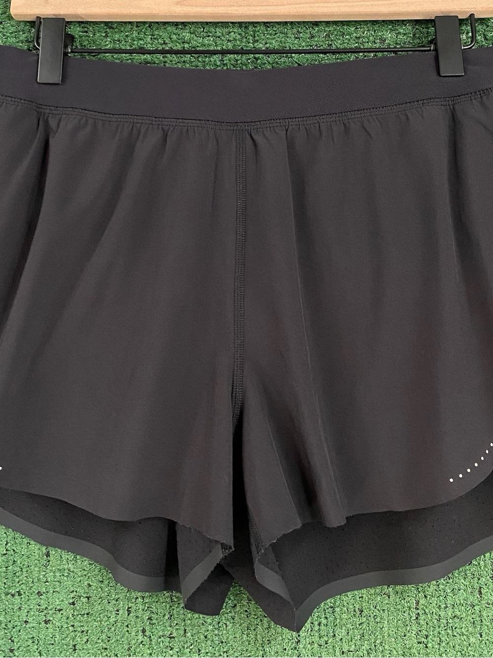 Lululemon Fast and Free Reflective High-Rise Classic-Fit Black Shorts Women’s 8